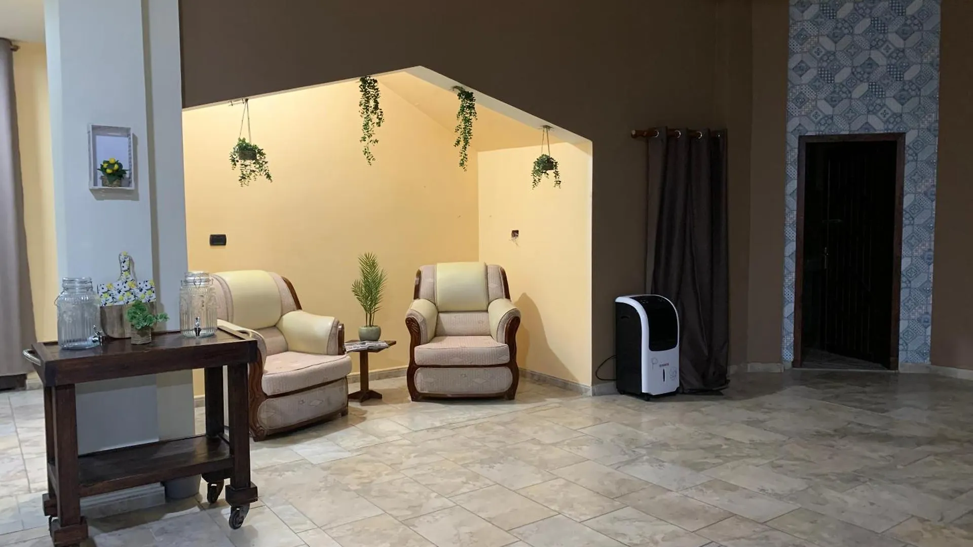 Hostel Hotel Garden Albania Golem